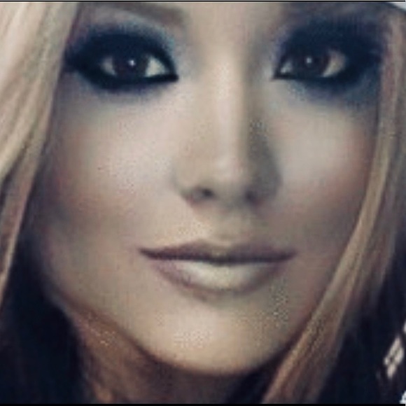 ~Meet Your Posh Ambassador: LJ DAYS~ - Picture 6 of 14